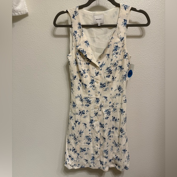 Reformation Dresses & Skirts - NWT Reformation White and Blue Floral Mini Dress